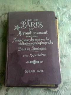 PLAN DE PARIS PAR ARRONDISSEMENT   (TEXT IN LIMBA FRANCEZA)