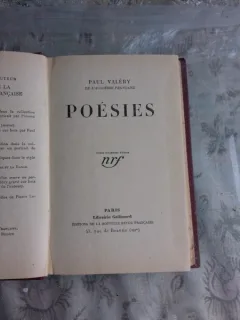 POESIES - PAUL VALERY  (CARTE IN LIMBA FRANCEZA)