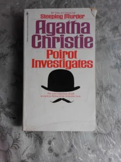 POIROT INVESTIGATES - AGATHA CHRISTIE  (CARTE IN LIMBA ENGLEZA)