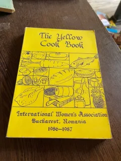 Pola Barkai - The yellow cook book