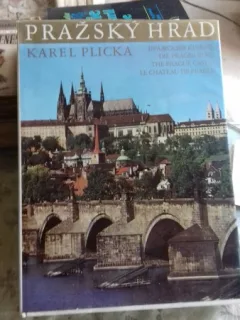 PRAZSKY HRAD - KAREL PLICKA   (CASTELUL PRAGA ALBUM)