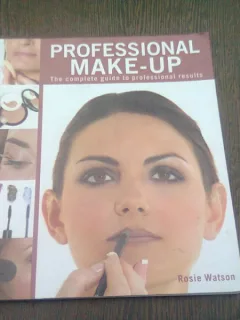 PROFESSIONAL MAKEUP - ROSIE WATSON  (CARTE IN LIMBA ENGLEZA)