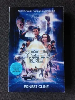 READY PLAYER ONE - ERNEST CLINE   (CARTE IN LIMBA ENGLEZA)