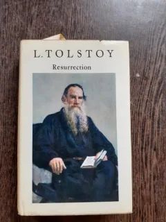 RESURRECTION - TOLSTOI  (CARTE IN LIMBA FRANCEZA)