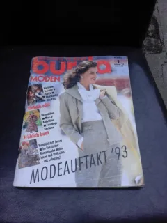 REVISTA BURDA NR.1/1993, TEXT IN LIMBA GERMANA