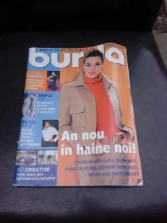 REVISTA BURDA NR.1/2002, TEXT IN LIMBA ROMANA