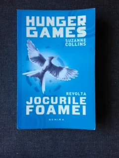 REVOLTA, JOCURILE FOAMEI - SUZANNE COLLINS