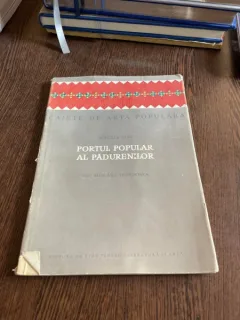 Romulus Vuia - Portul popular al padurenilor din regiunea Hunedoara