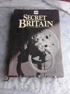 SECRET BRITAIN  (CARTE IN LIMBA ENGLEZA)