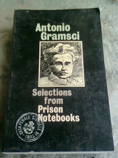 SELECTIONS FROM PRISON NOTEBOOKS - ANTONIO GRAMSCI  (CARTE IN LIMBA ENGLEZA)