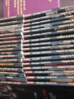 SERIA MAIGRET, 33 VOLUME DE GEORGES SIMENON  (TITLURILE IN DESCRIERE SI FOTO)