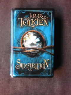 SILMARILLION - J.R.R. TOLKIEN