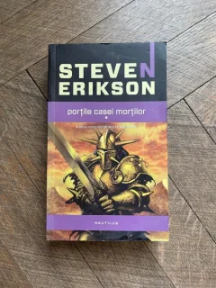 Steven Erikson - Portile casei mortilor Volumul I