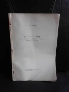 Tacite et Tibere, une contribution a l'etude du portrait dans l'historiographie latine - D.M. Pippidi  (carte in limba franceza)