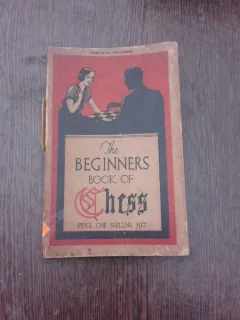 The beginners book of chess - F. Hollings  (carte in limba engleza)