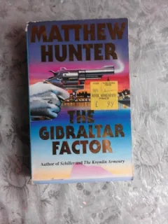 THE GIBRALTAR FACTOR - MATTHEW HUNTER  (CARTE IN LIMBA ENGLEZA)