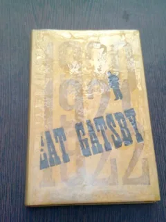 THE GREAT GATSBY - F. SCOTT FITZGERALD  (CARTE IN LIMBA FRANCEZA)