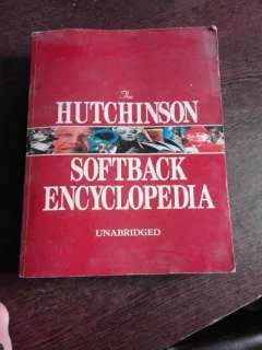 THE HUTCHINSON SOFTBACK ENCYCLOPEDIA  (CARTE IN LIMBA ENGLEZA)
