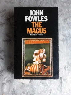 THE MAGUS - JOHN FOWLES  (CARTE IN LIMBA ENGLEZA)