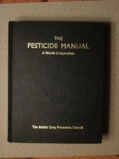 THE PESTICIDE MANUAL - A WORLD COMPENDIUM  (CARTE IN LIMBA ENGLEZA)