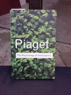 THE PSYCHOLOGY OF INTELLIGENCE - PIAGET  (CARTE IN LIMBA ENGLEZA)