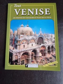 Tout Venise, 235 photos en couleurs et plane de la ville, ghid in limba franceza