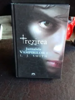 TREZIREA. JURNALELE VAMPIRILOR - L.J. SMITH