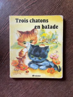 Trois chatons en balade