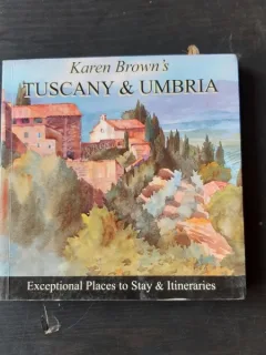 TUSCANY AND UMBRIA, EXCEPTIONAL PLACES TO STAY AND ITINERARIES  (CARTE IN LIMBA ENGLEZA)
