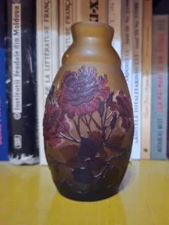 Vas sticla tip Galle, decor cu flori