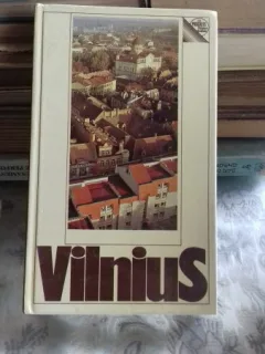 VILNIUS A GUIDE - ANTANAS PAPSYS (VILNIUS GHID)