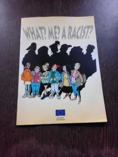 WHAT? ME? A RACIST?  (CARTECU BENZI DESENATE, IN LIMBA ENGLEZA)