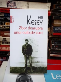 ZBOR DEASUPRA UNUI CUIB DE CUCI , KEN KESEY