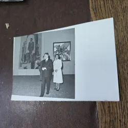 Fotografie din perioada comunista , Nicolae Ceausescu vizita la muzeu impreuna cu Elena Ceausescu alb/negru