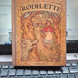 Rødhætte - (text in limba norvegiana)