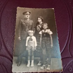 fotografie tip carte postala, Militar cu familia, - necirculata