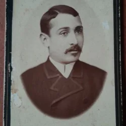 Fotograf tip CDV, barbat cu mustata, perioada interbelica