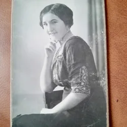 Fotografie adolescenta, pe carton, sfarsit de secol XIX