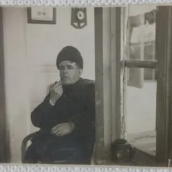 Fotografie, barbat cu pipa,1927