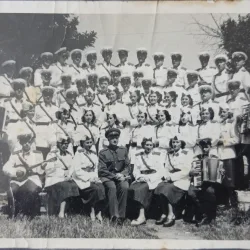 Fotografie, O parte din corul si orchestra Armatei Populare de Eliberare a Iugoslaviei,  dupa al doilea razboi mondial
