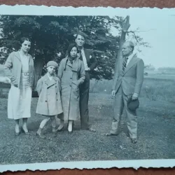 Fotografie, Familia Litarczek la Tiganesti, (baietelul geo,dr. Litarczek) 1934