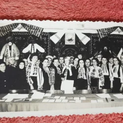 Fotografie, femei in port popular, perioada comunista