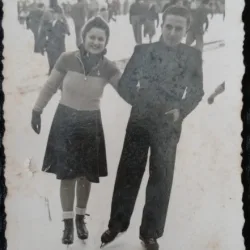 Fotografie, Femeie si barbat la patinaj, perioada interbelica