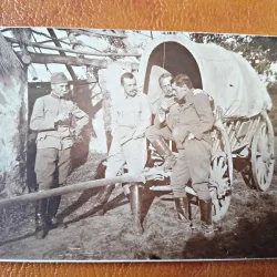 Fotografie militari intr-un moment de odihna
