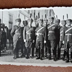 Fotografie, militari, intre ei Pilotul Militar Greceanu, al doilea razboi mondial