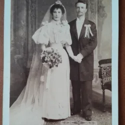 Fotografie pe carton, mire si mireasa, inceput de secol XX