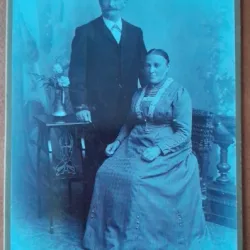 Fotografie pe carton, sot si sotie, perioada interbelica