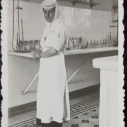Fotografie, Sora medicala in timpul celui de-al doilea razboi mondial, in laboratorul de analize