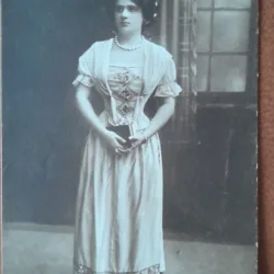 Fotografie tip carte postala, El. Leonard in piesa Fata Musicantului, inceput de secol XX, necirculata