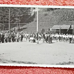 Fotografie tip carte postala, festivitate cu participarea militarilor si strajerilor, perioada interbelica